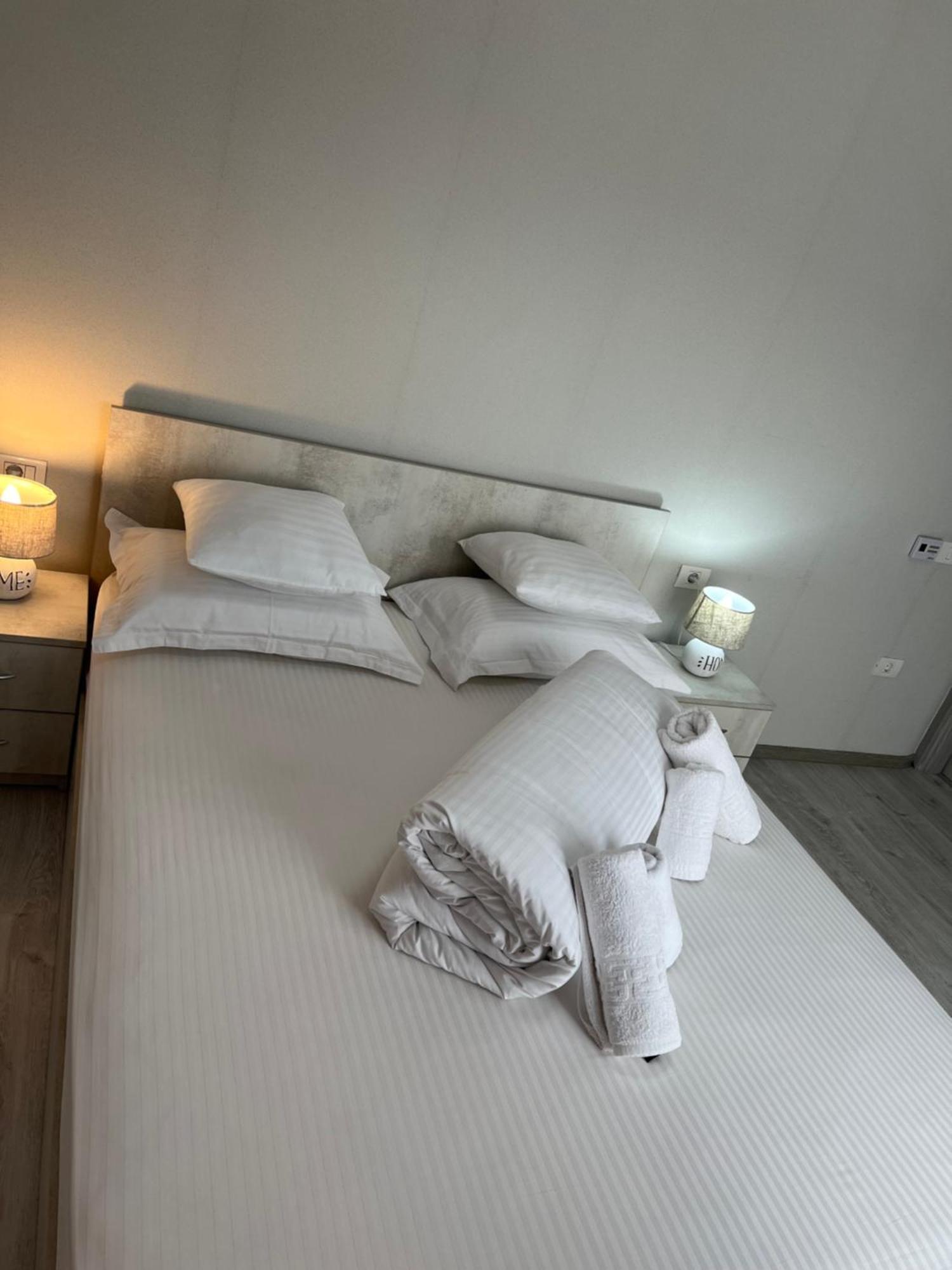 Apartament Anais Alba Iulia Extérieur photo